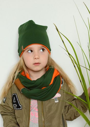 zielony komplecik dziecięcy, bawełniana czapka i komin